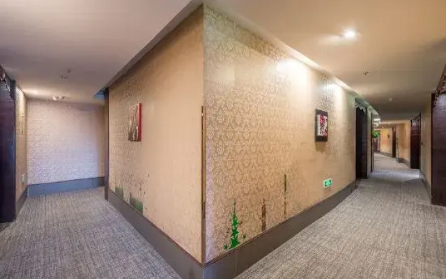 Joy Wanjia Hotel (Wuyi Mould City Jiayuan Plaza)