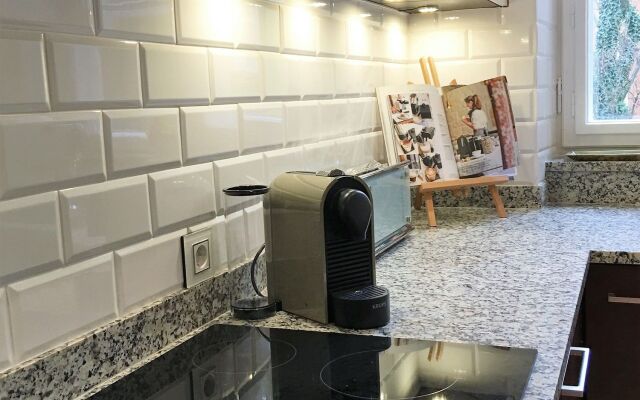 MONDRIAN Luxury Suites & Apartments Old Town Market Square