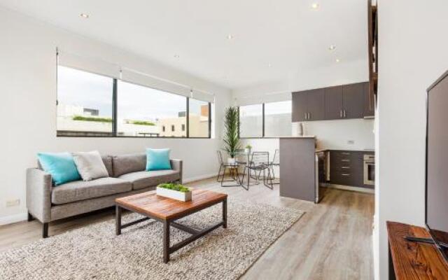Surry Hills Modern Self-Contained One-Bedroom Apartment (19 FOV)