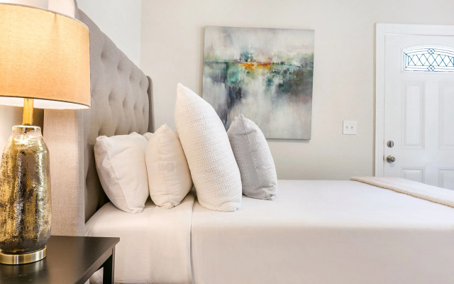 Hosteeva 3BR Steps to St. Charles Ave