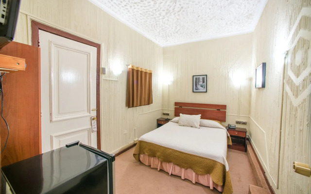 Hotel Sahara Inn
