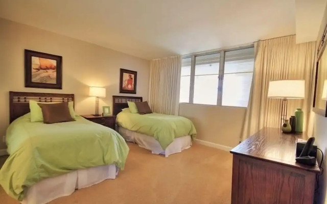 Royal Kahana #911 2 Bedroom Condo by RedAwning