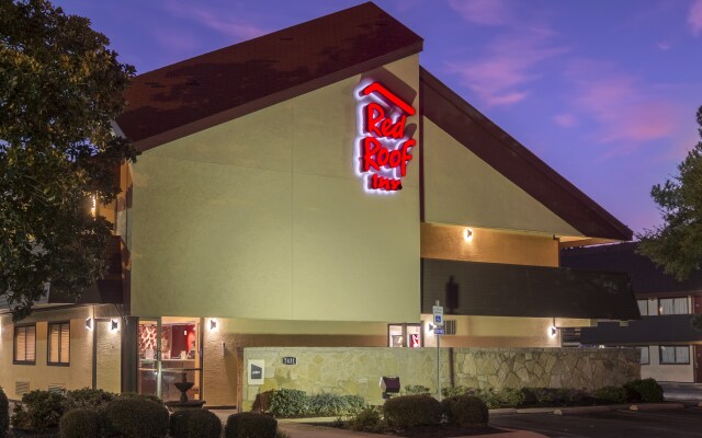 Red Roof Inn Detroit - Royal Oak/ Madison Heights