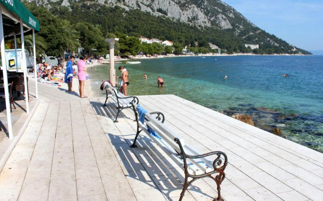 Apartment Gradac 6661a