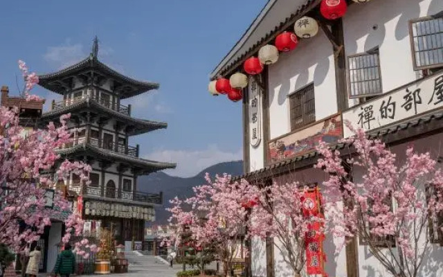 Hengdian World Studios Sakura Lodge