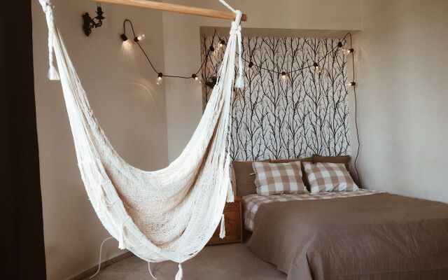 Lucka Rooms - Indian Summer B24.5