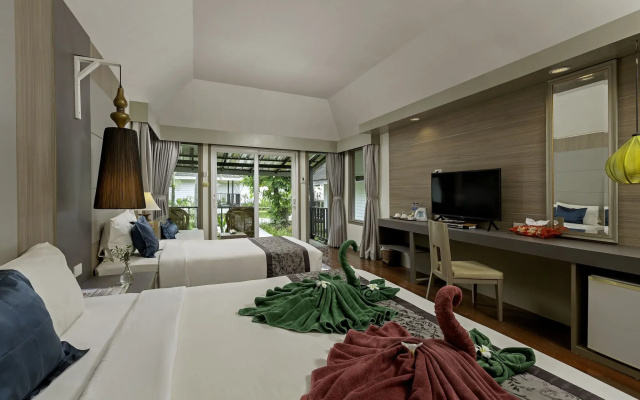 Nakara Long Beach Resort