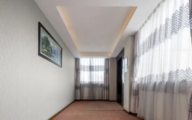 Chengzhong Blue Sky Hotel