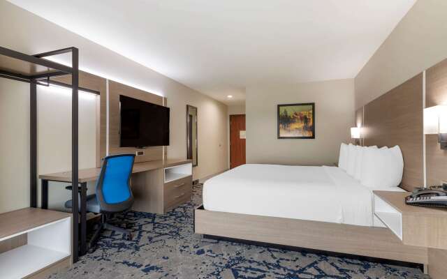 Comfort Inn & Suites