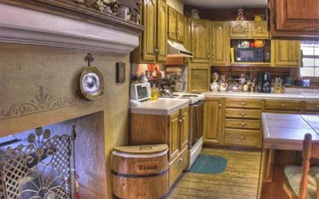 The Log House Lodge Bed & Breakfast