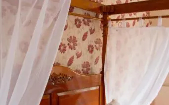 Royal Mackintosh Hotel