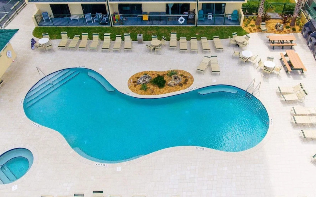 Updated Ocean Front Condo Aquamarine Suite 201