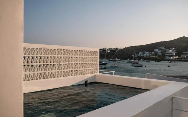 CUBIC Mykonos Seafront Design Suites