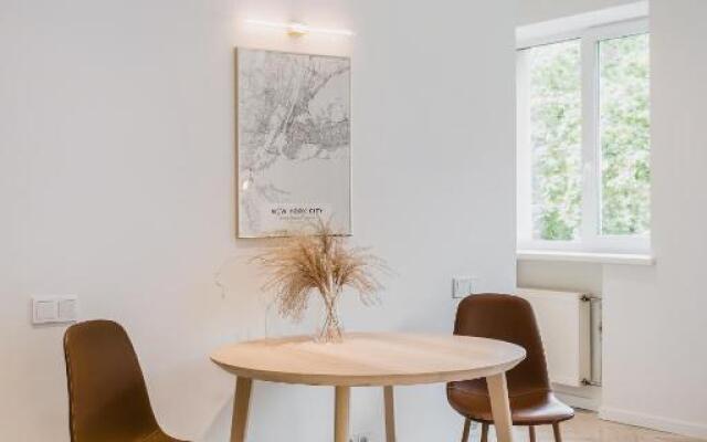 Central Apartment in Architectural Street
