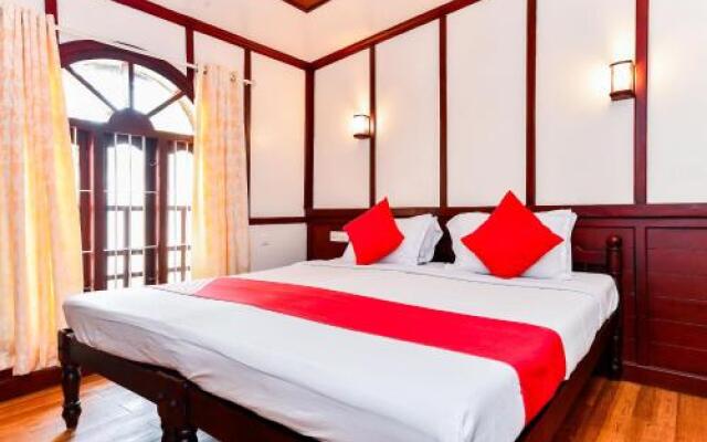 OYO 25089 Gold River Indraprastha Houseboat