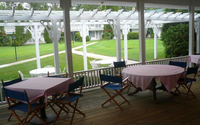 Colonial Inn in Harbor Springs