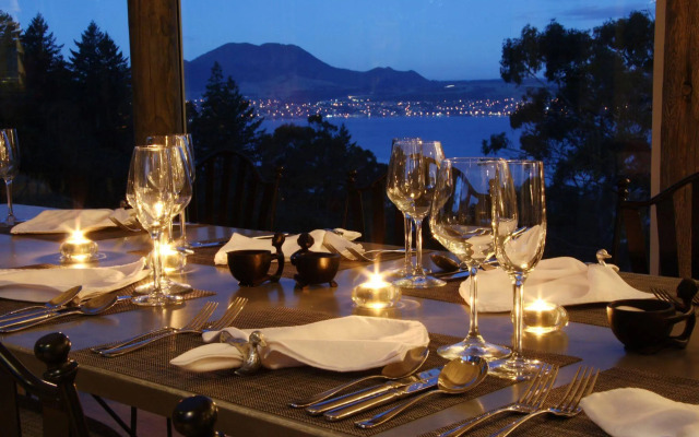 Acacia Cliffs Lodge