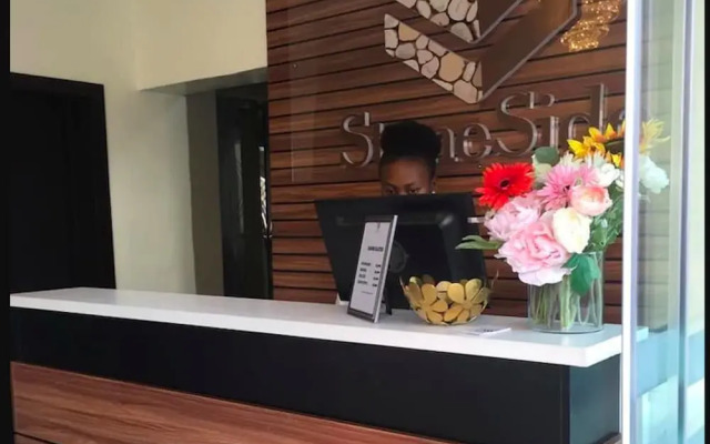 Stoneside Hotel and Apartments