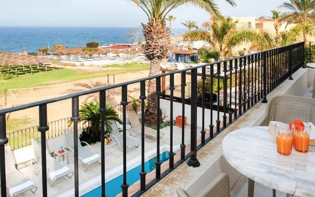 Oceania Paralimni in Paralimni