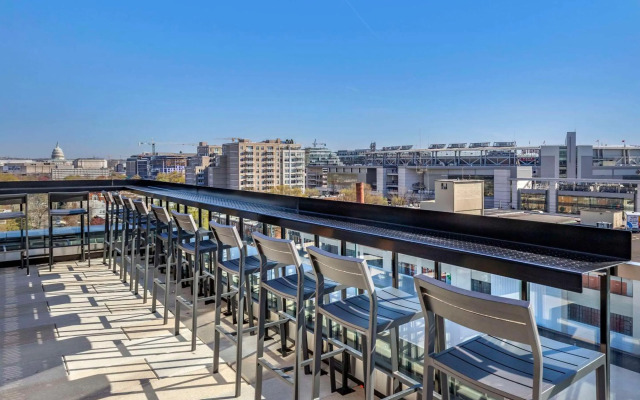 Cambria Hotel Washington D.C. Navy Yard Riverfront