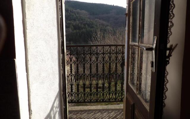 L'oustalet de Mamy (Adults Only)