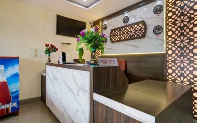 iROOMZ Hotel Sweekar Suites