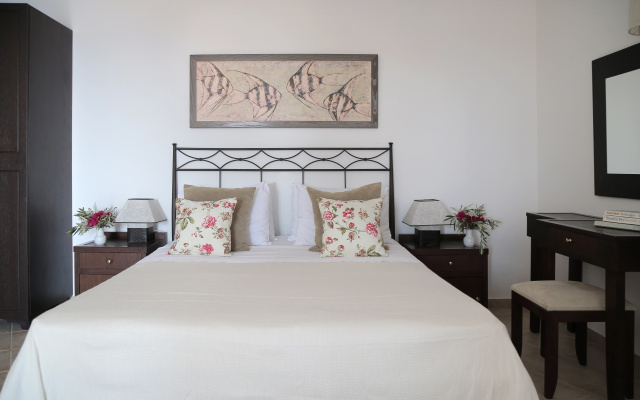 Yalis Hotel