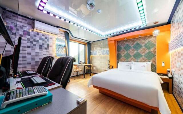 Hotel Eat Com