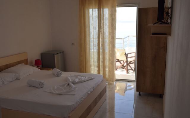 Rojela Rooms