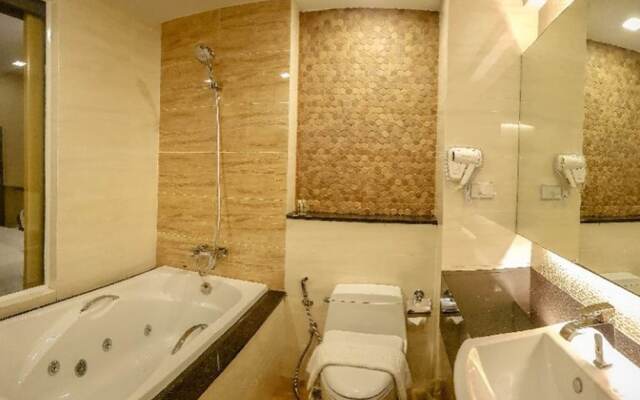 Crystal Luxury Hotel