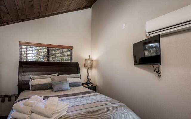 Lucky Bear Lodge - Three Bedroom Cabin