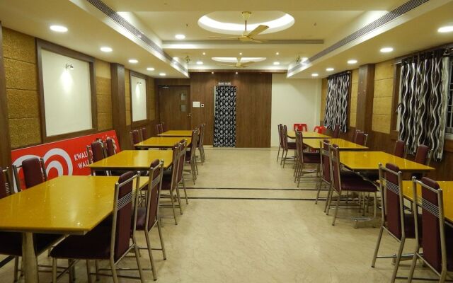 Hotel Aadhi