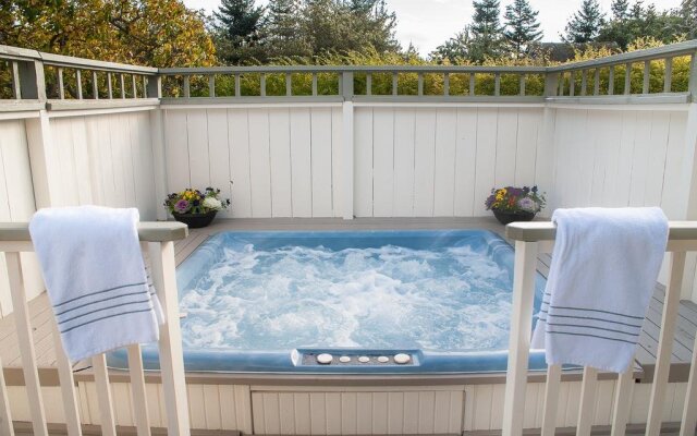 Garden Isle Guest Cottages Vacation Home