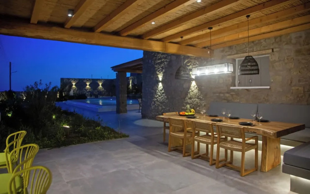 Mykonian Luxury Villa Filyra with Pool