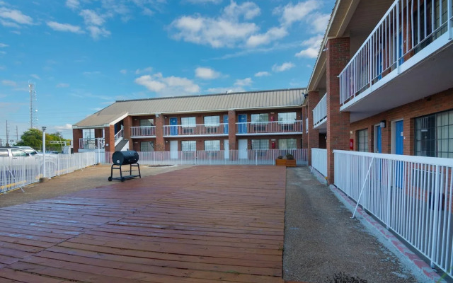 Motel 6 Montgomery, AL - Coliseum