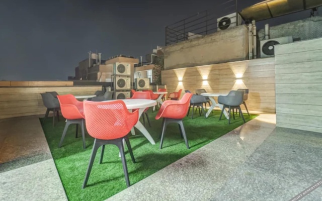 Hotel Aura Grand by Levelup