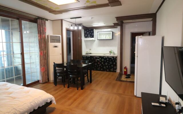 Gyeongju Raspberry Pension