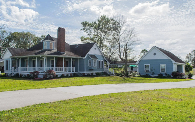 A Chateau on the Bayou Bed & Breakfast