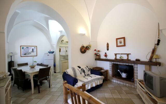 House With 2 Bedrooms in San Vito dei Normanni, With Enclosed Garden -