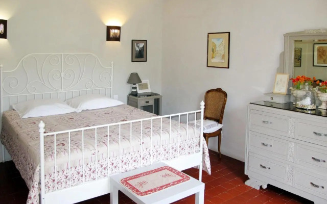 Holiday Home L'Olivier - MBE102