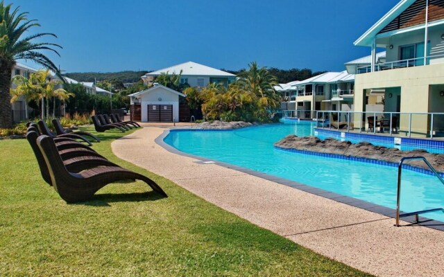 Pacific Blue Townhouse 351, 265 Sandy Point Road