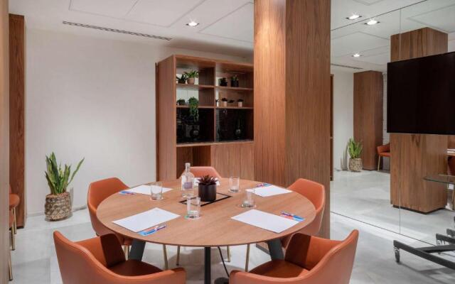 Melia White House Apartments