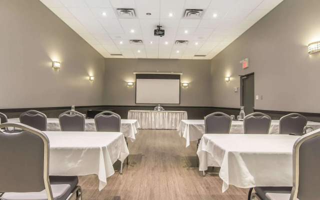 Quattro Hotel & Conference Centre, Ascend Hotel Collection