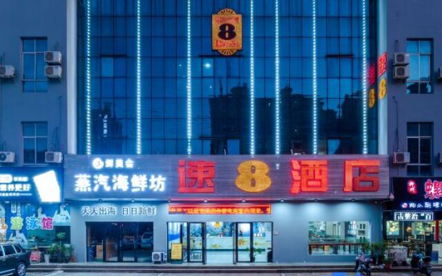 Super 8 Hotel