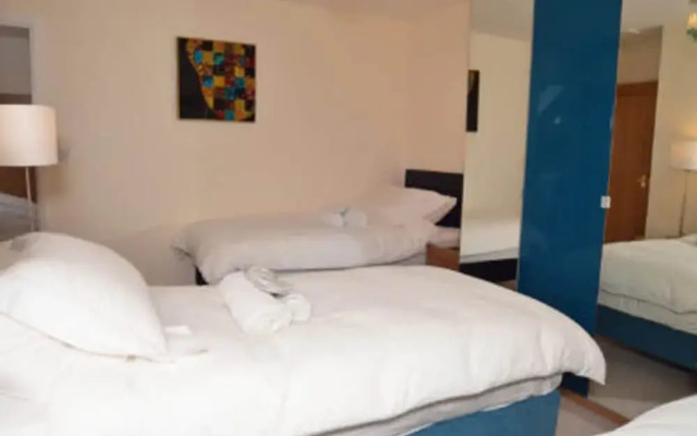 Cotswolds Valleys Accommodation-Stony Hs