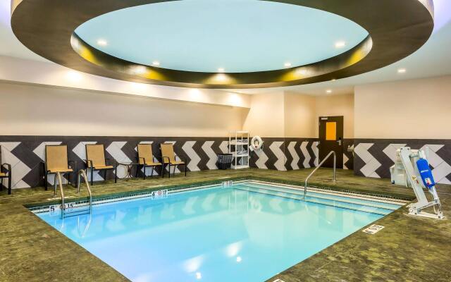 Comfort Inn & Suites Moore - Oklahoma City