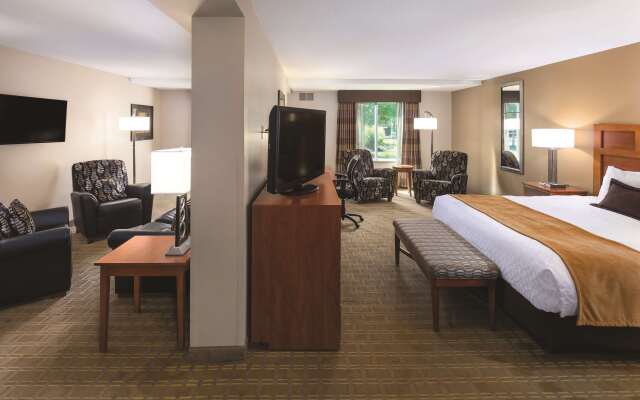 Best Western Plus Bloomington Hotel