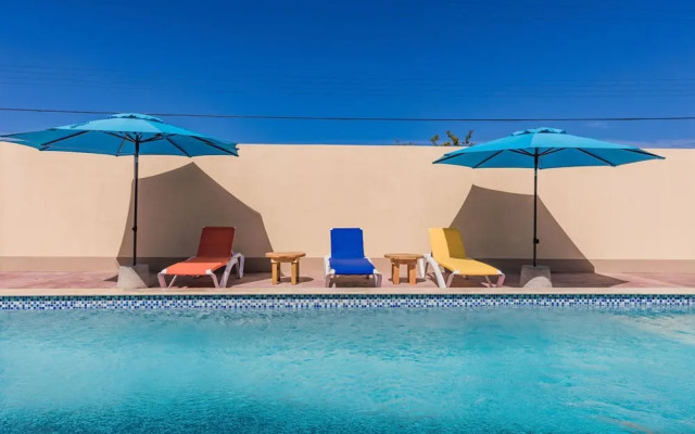 Rooi Santo Studio w King Size Bed Pool