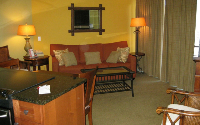 Pointes North Inn