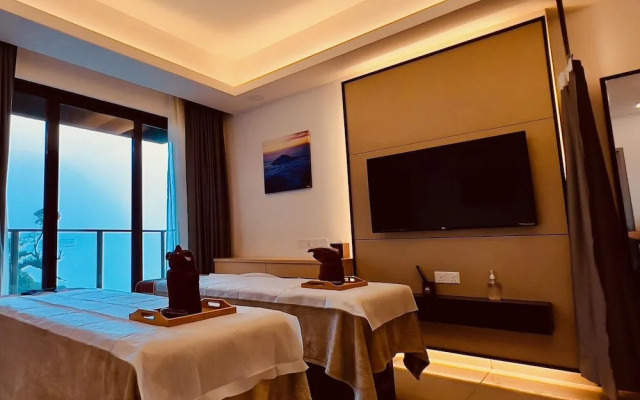 The Yanné, Onsen Hotel